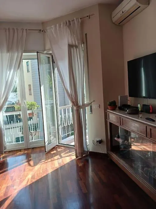 Elegante Casa In Centro A Napoliアパートメント 0*, ナポリ